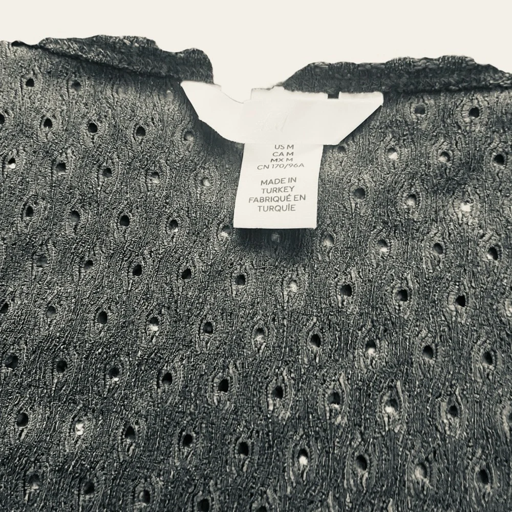H & M black eye let patterned boho coquette twee fitted crop top Women Medium